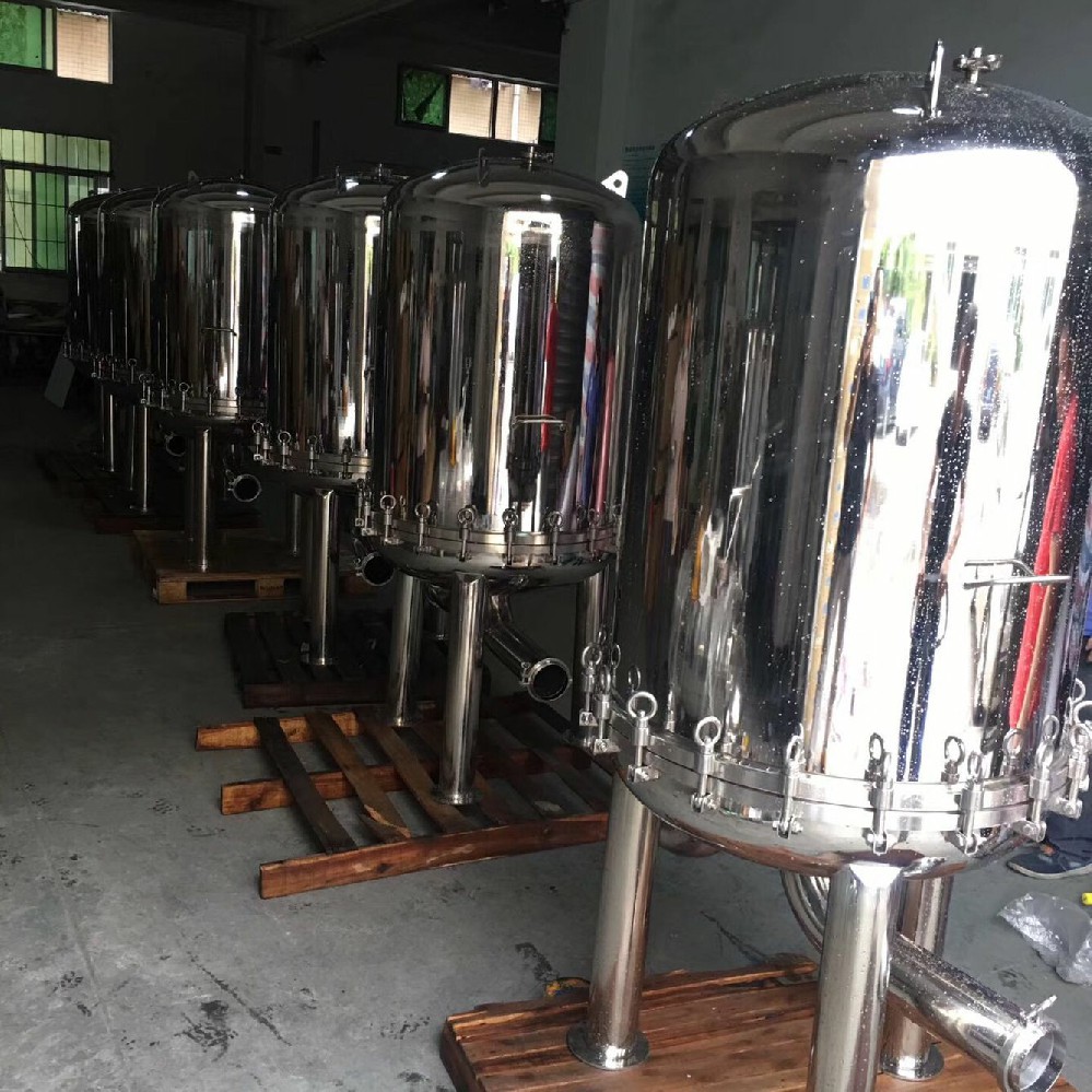 仿玻璃鋼過濾器進(jìn)水濁度要求是什么？